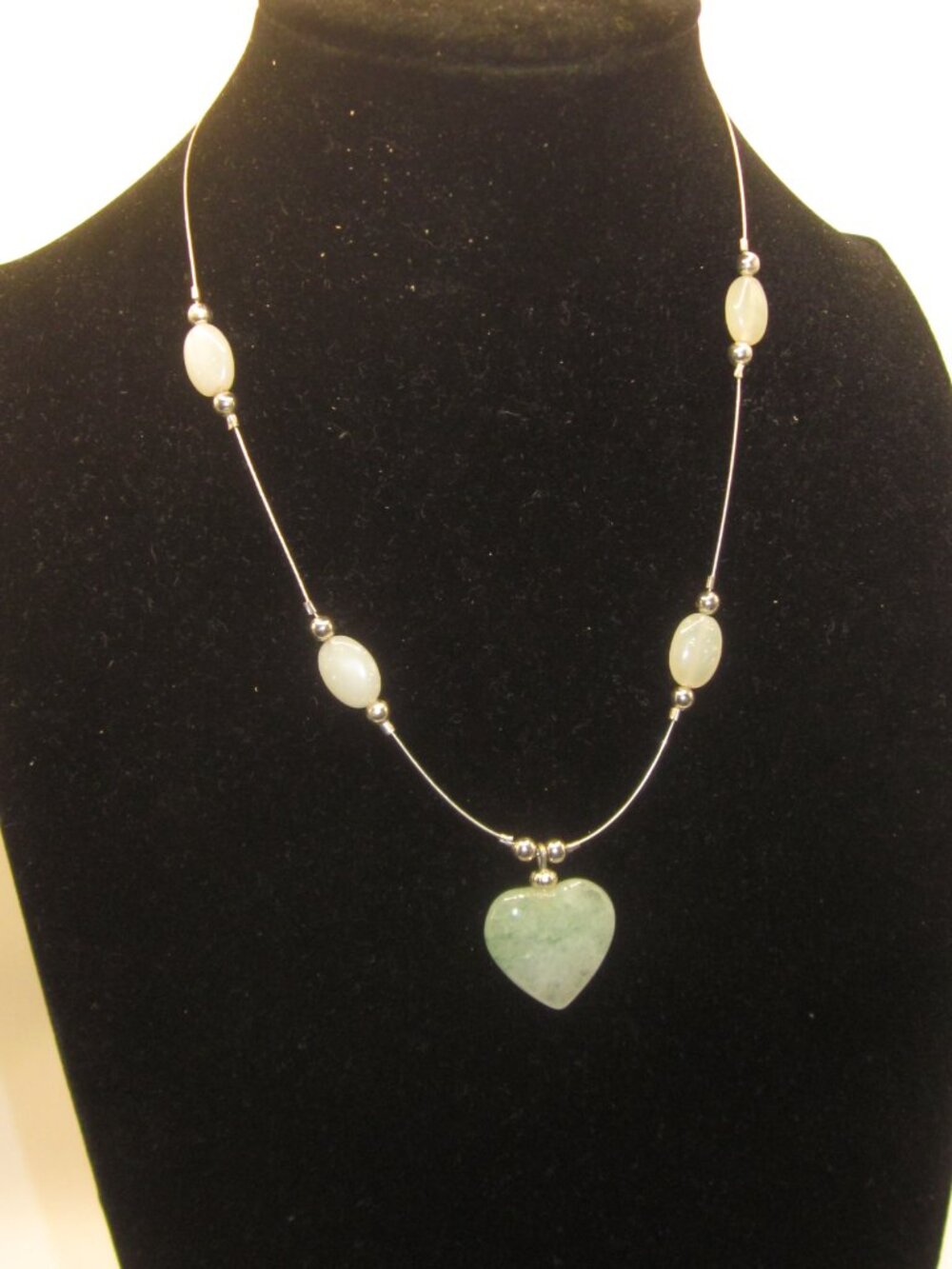 Aventurine Necklace with Silver Tone - Picture 3 of 3